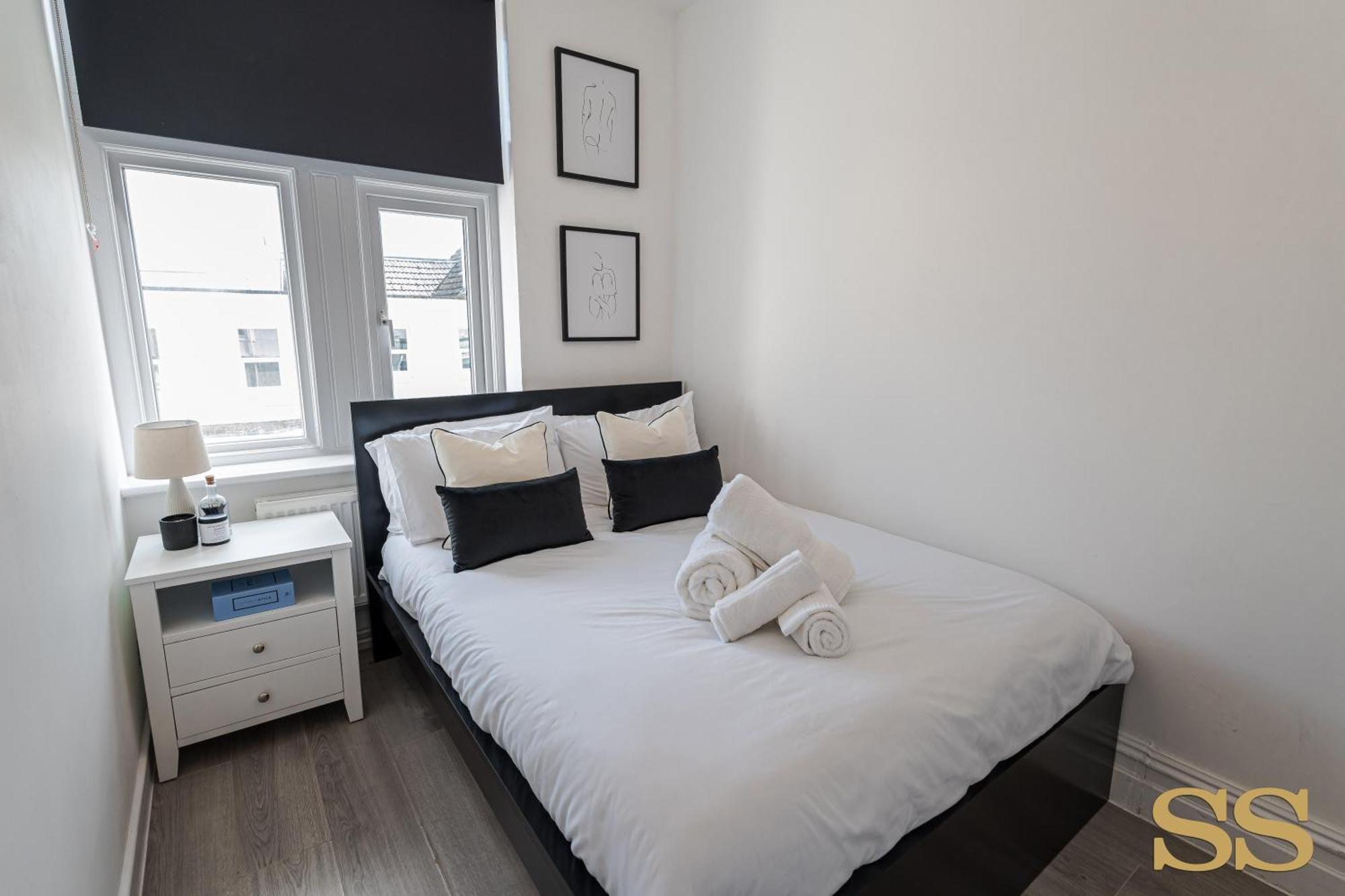 Apartment 2 Bed Apartment, Sleeps 6, Free Parking, 5 Mins Bournemouth
