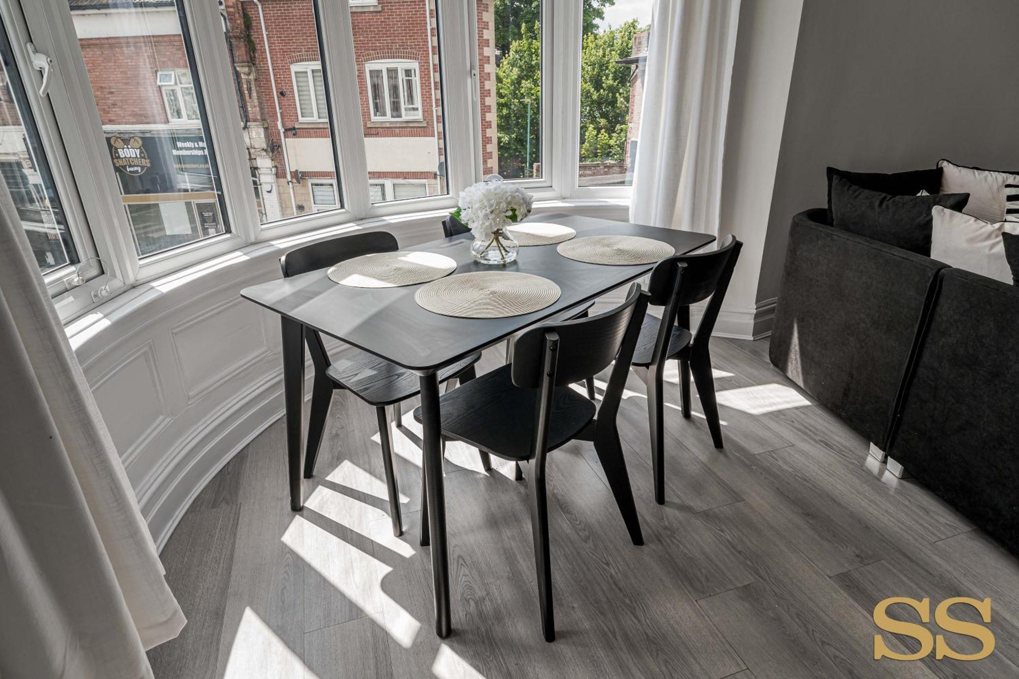 2 Bed Apartment, Sleeps 6, Free Parking, 5 Mins Apartment